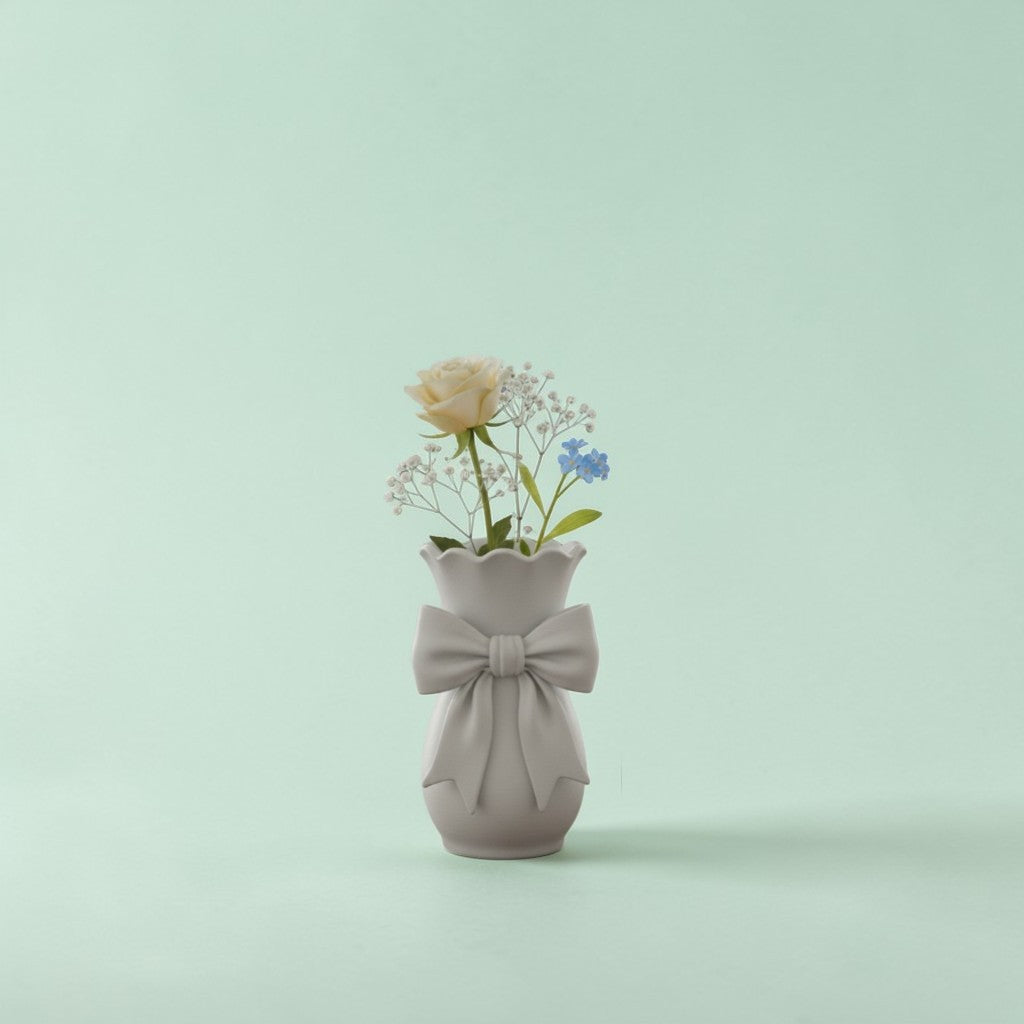 Kurdeleli Zarif Çiçek Vazosu