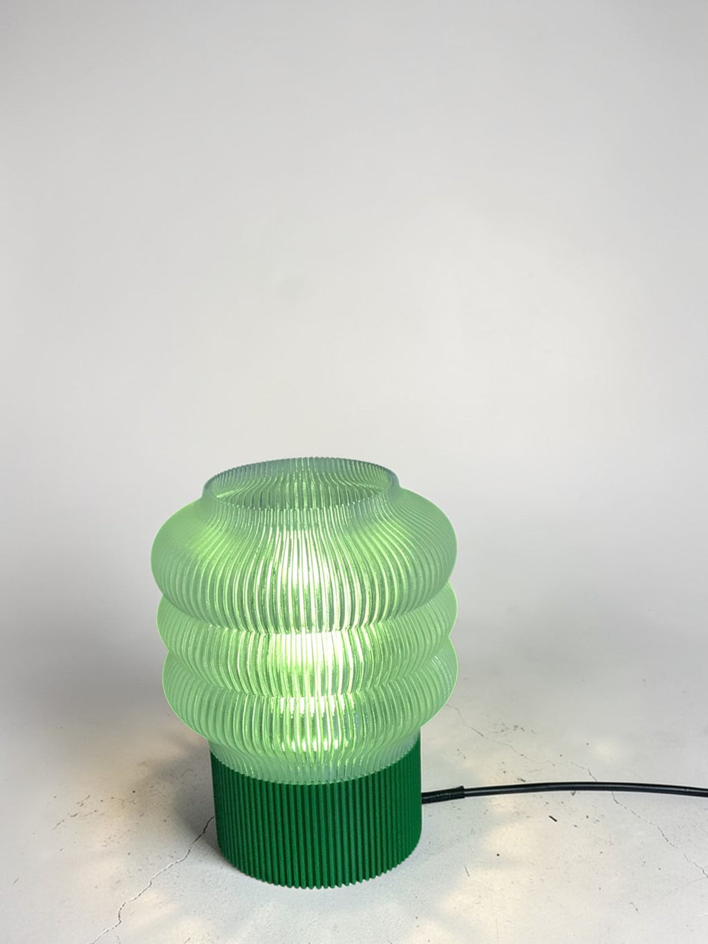 Modern Şeffaf Dokulu Masa Lambası